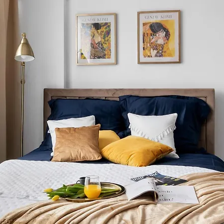 דירה Deluxe Style 2-Bedroom Apartment With 2 Bathrooms, 2 Kitchens, Ac Only 900 M To Central Station *