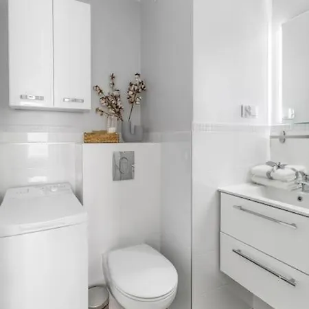 Deluxe Style 2-Bedroom Apartment With 2 Bathrooms, 2 Kitchens, Ac Only 900 M To Central Station Appartement Varsovie