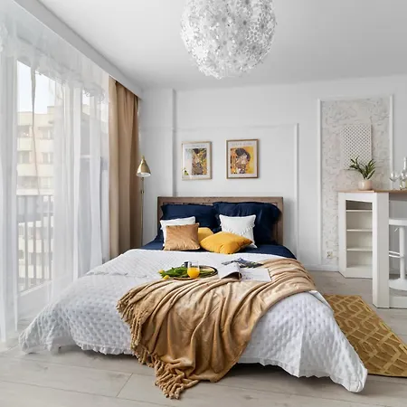 Air-conditioned Downtown Oasis On Foot To Station Metro Smarttv Wifi * Warszawa