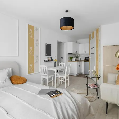 2 X 1 Bedroom Deluxe With Ac Only 900 M To Station Lejlighed