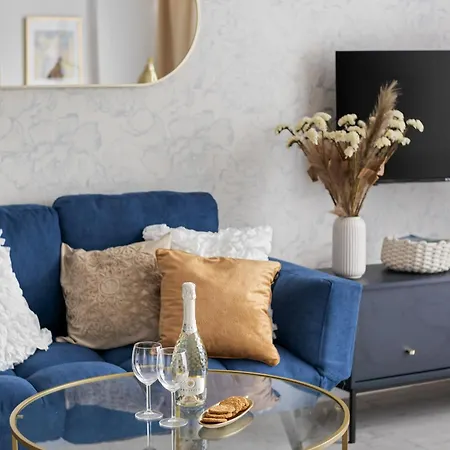 2 X 1 Bedroom Deluxe With Ac Only 900 M To Station Lejlighed *