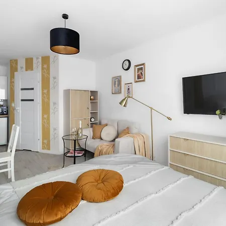 2 X 1 Bedroom Deluxe With Ac Only 900 M To Station