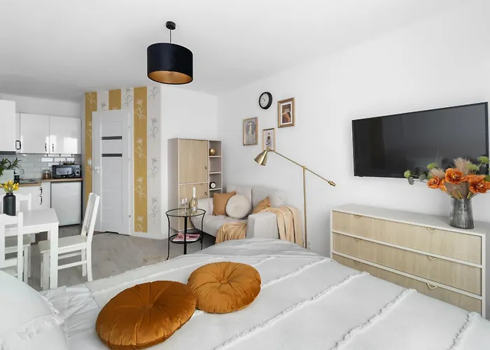 2 X 1 Bedroom Deluxe With Ac Only 900 M To Station