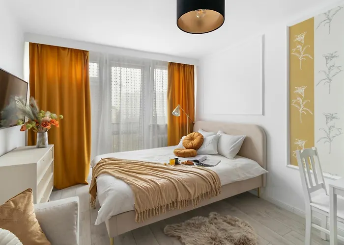 2 X 1 Bedroom Deluxe With Ac Only 900 M To Station