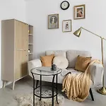 公寓 2 X 1 Bedroom Deluxe With Ac Only 900 M To Station *