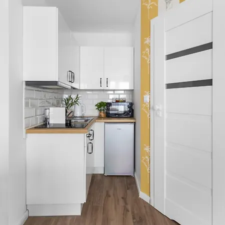 2 X 1 Bedroom Deluxe With Ac Only 900 M To Station Διαμέρισμα Βαρσοβία